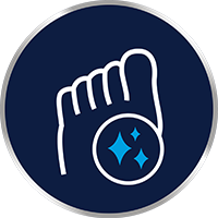 Asigurați-vă că picioarele sunt curate, uscate, în special între degete.